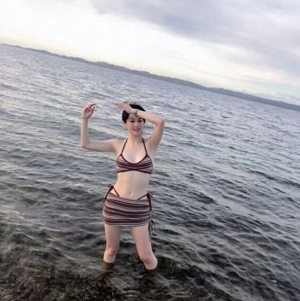 Chica asiatica oriental cariñosa japonesas