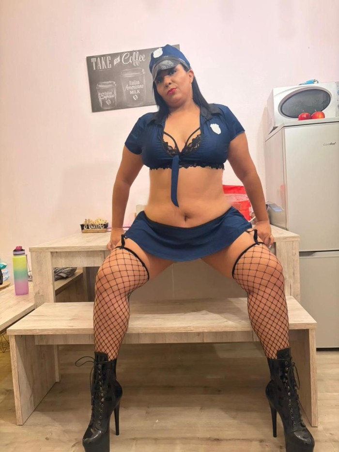 NIKOLLY DOMINATRIX pocos días