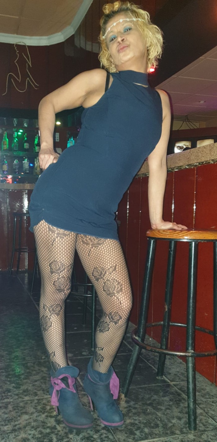 Andrea implicada fiestera entrega a tope en Albox