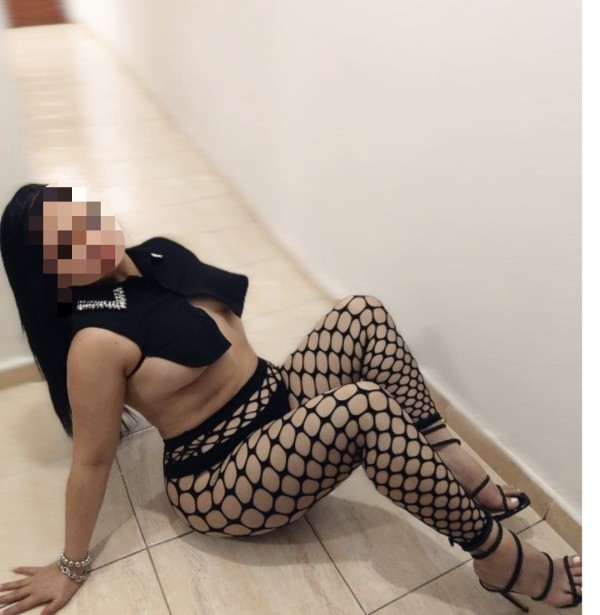 CACHONDA CALIENTE TRAVIESA CON GANAS DE FIESTA OVIEDO