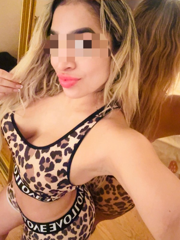 Rubia latina bomba placer , fiestera