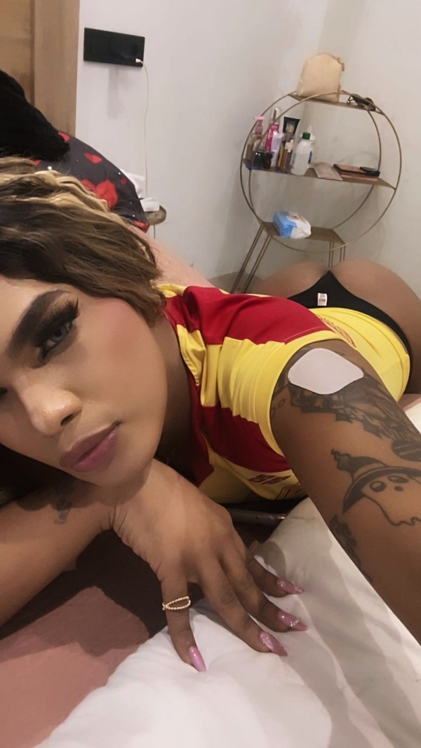 POTENTE CHICA TRANS MUY TENTADORA Y MORBOSA..!!!