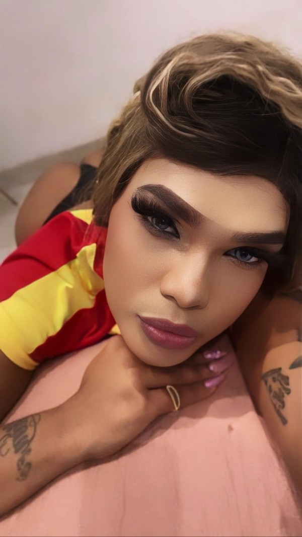 POTENTE CHICA TRANS MUY TENTADORA Y MORBOSA..!!!