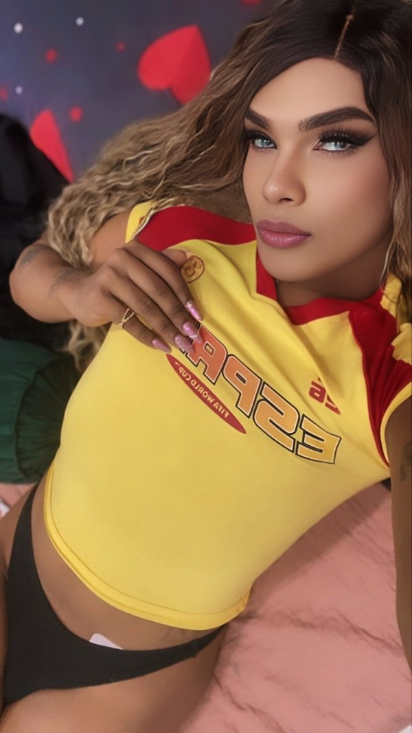 POTENTE CHICA TRANS MUY TENTADORA Y MORBOSA..!!!