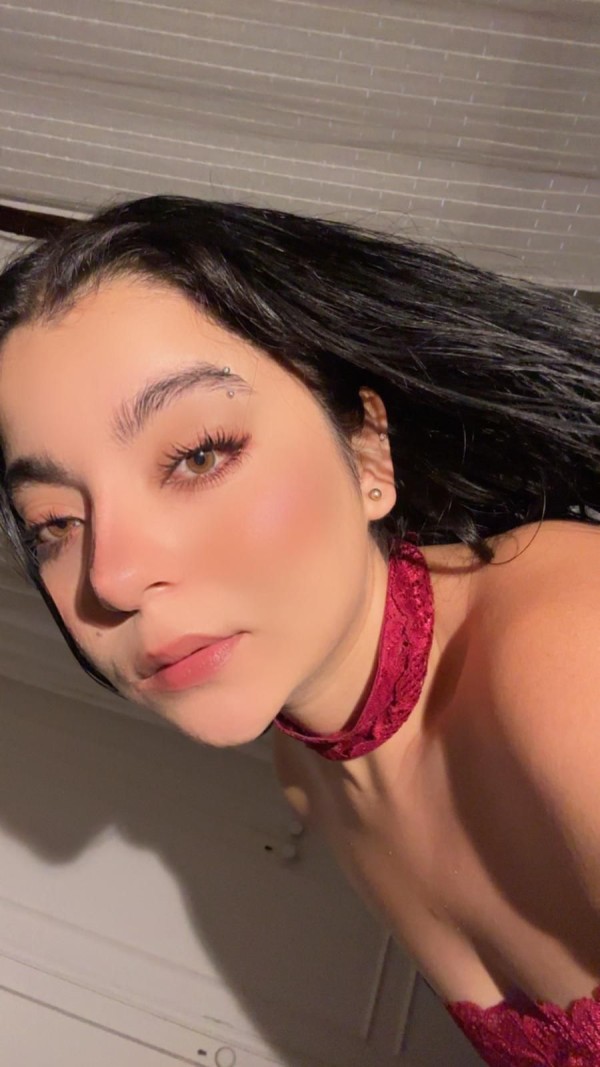 PEQUEÑA PERO TRAVIESA – COLOMBIANA EN SANTURCE