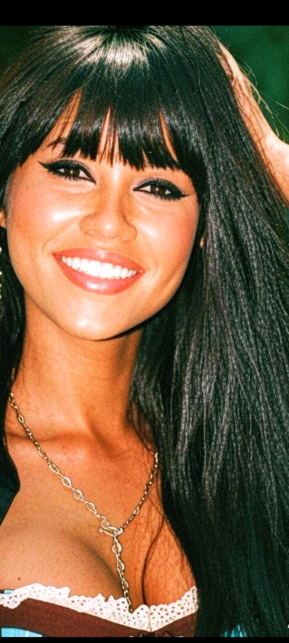 ARDIENTE ,COMPLACIENTE MUY ALEGRE SIEMPRE DISPUESTA HACER UNA BUENA FIESTA