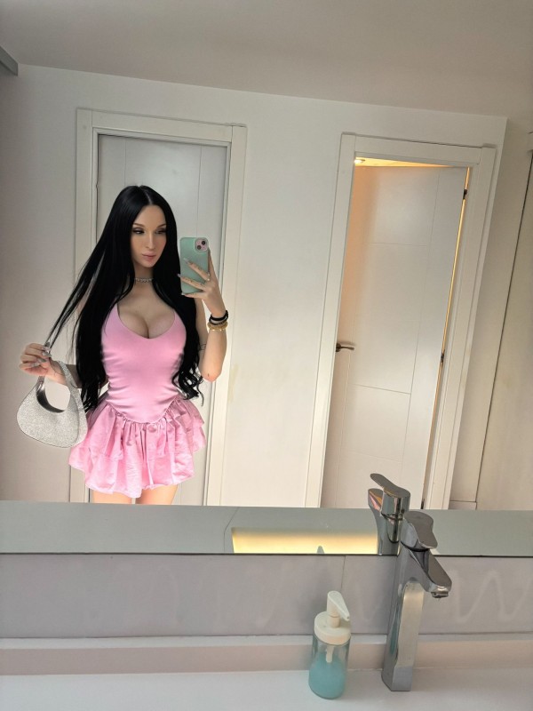DANIELA UNA SEDUCTORA TRANS ESPAÑOLA