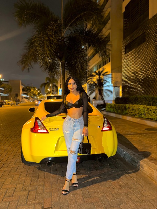 STEPHANY CACHONDA Y SENSUAL VENEZOLANA EN PUERTO BANUS
