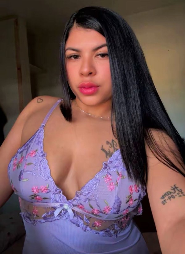 LUNA 22 años, CHICA EXPLOSIVA Y MUY MORBOSA…