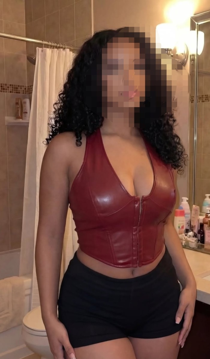 MORENA BESUCONA. FIESTA Y SEXO A TOPE EN JAÉN