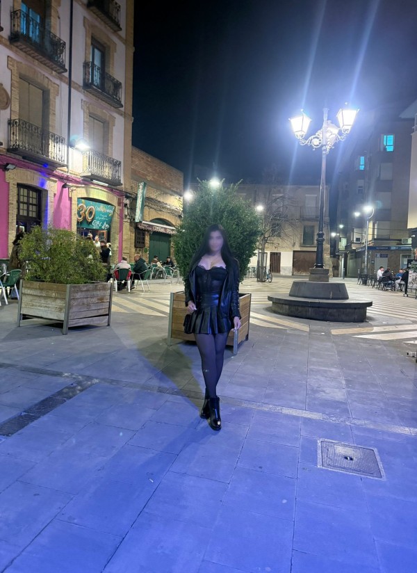 RECIÉN LLEGADA A HUESCA FOGOSA CACHONDA Y FIESTERA