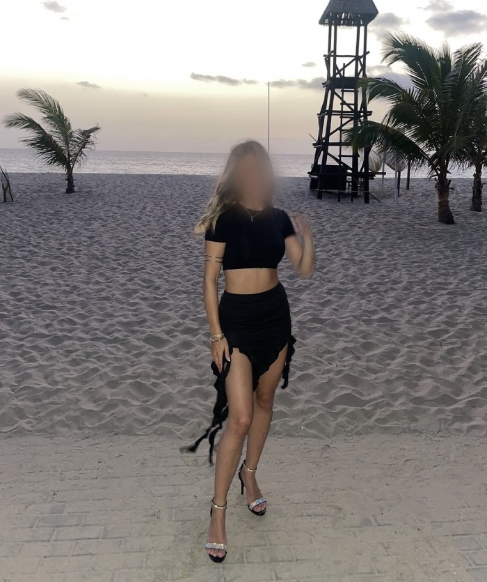 Lolita, preciosa joven venezolana desde 15 euros