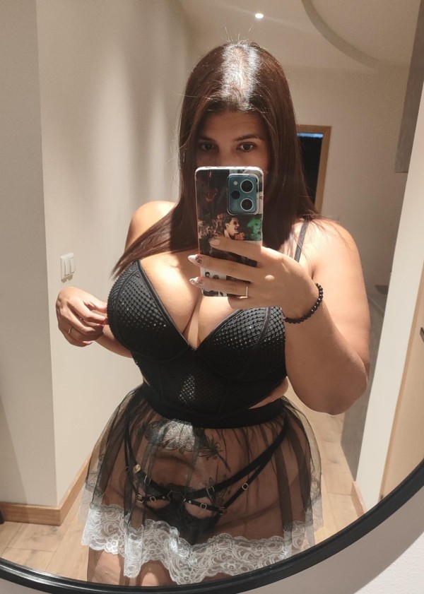 MIA CURVY GRAN NOVEDAD LLEGA EN NERJA