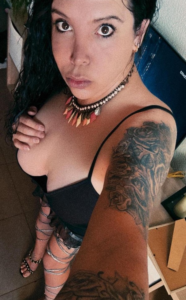MARTINA, CHICA TRANS EXUBERANTE Y MUY FOGOSA…