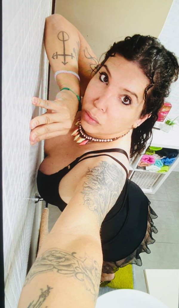 MARTINA, CHICA TRANS EXUBERANTE Y MUY FOGOSA…
