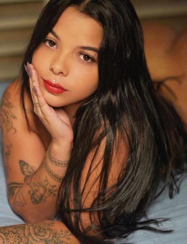 JOVEN Y ENCANTADORA COMPAÑÍA BRASILEÑA 24H.