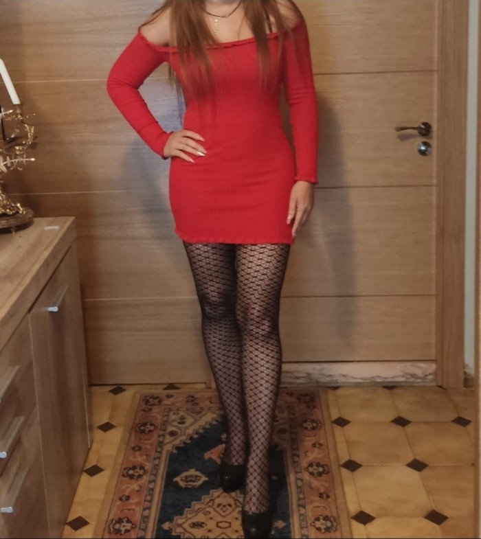 DIOSA DEL PLACER COMPLACIENTE A TOPE
