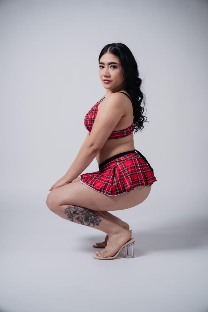 EN CASCO ANTIGUO MULTIORGASMICA CON GANAS DE SEXO
