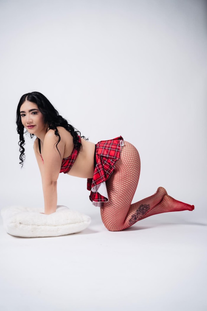 EN CASCO ANTIGUO MULTIORGASMICA CON GANAS DE SEXO