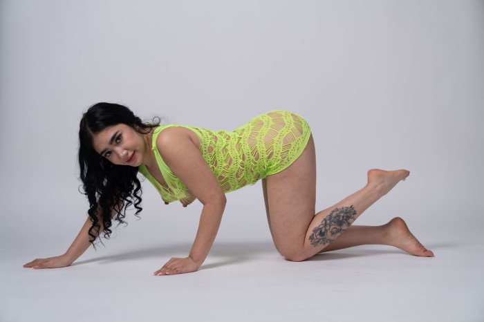 EN CASCO ANTIGUO MULTIORGASMICA CON GANAS DE SEXO