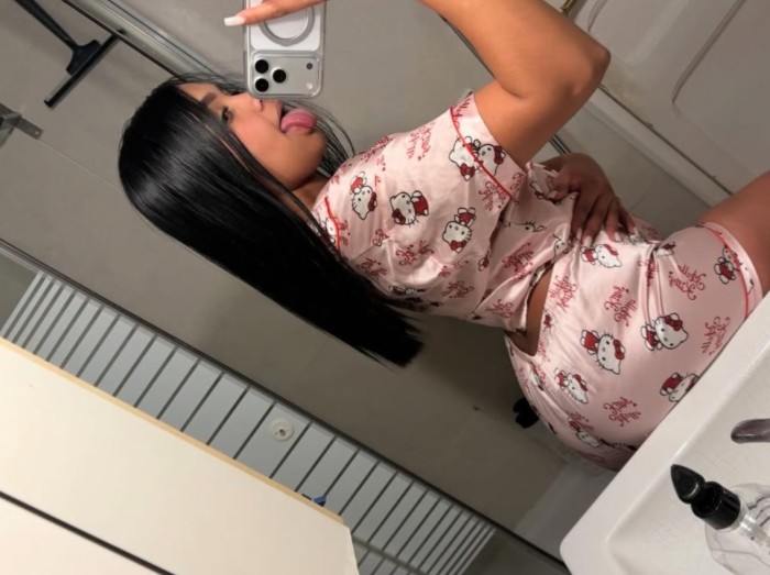 Hola mi amor soy Danna una rica y bella dama