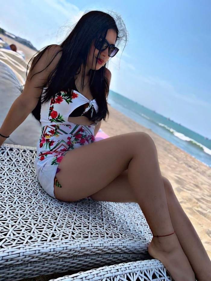 DELICIOSO GRIEGO PROFUNDO – LATINA EN SANTURCE
