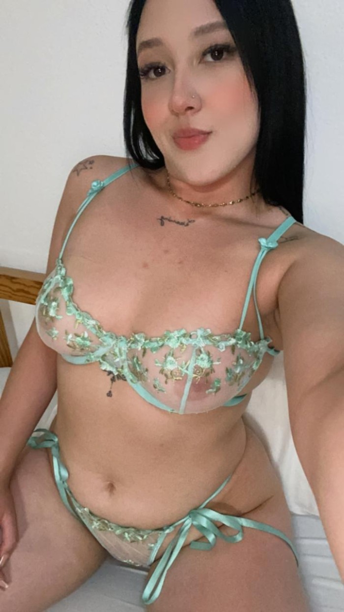 CARA DE NIÑA Y CUERPO DE INFARTO 20 AÑITOS