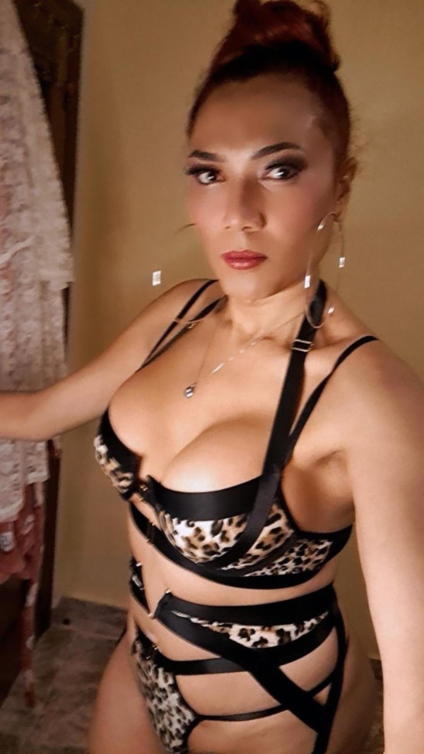 Trans Brunna  sensual Bomba de sexo en Ares