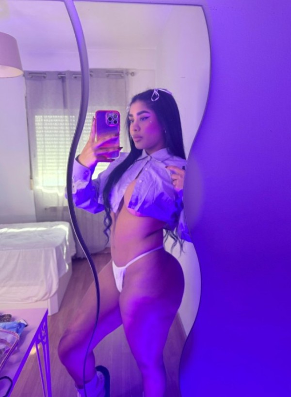 ZAIRA LATINA LUJURIOSA IMPLICADA DIOSA DEL ANAL