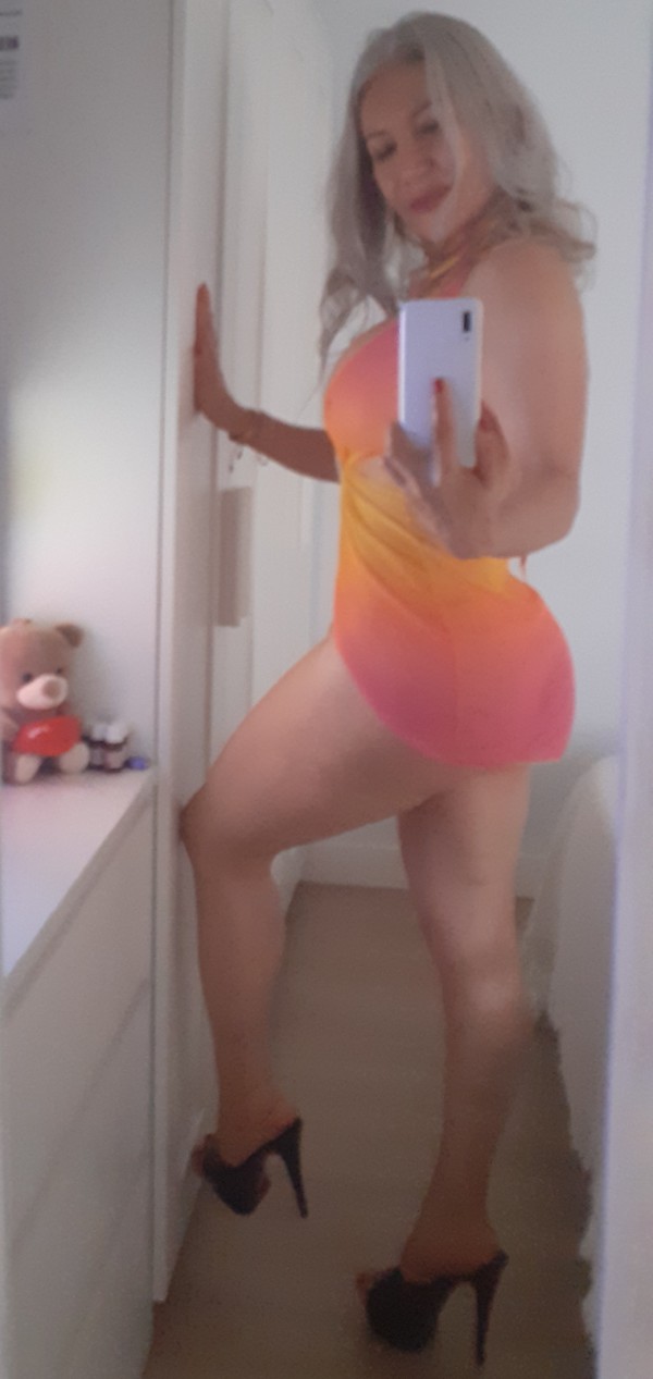 Claudia Una Hermosa Chilena unica exotica trato de novios