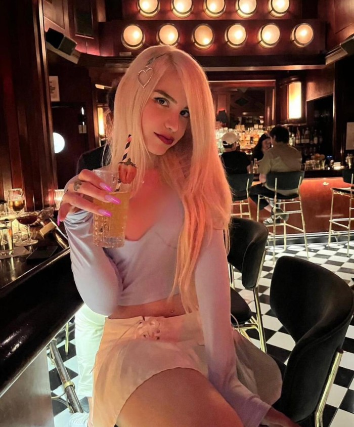 NOVEDAD MIA!! TRANS CARIÑOSA MORBOSA FIESTERA JOVENCITA EN VALENCIA