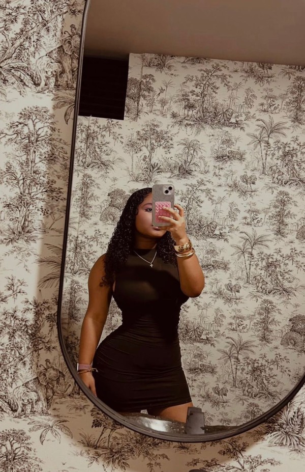 IRINA ELEGANTE Y CACHONDA. ¡SOY PURO VICIO! VEN A CORRERTE RICO CONMIGO