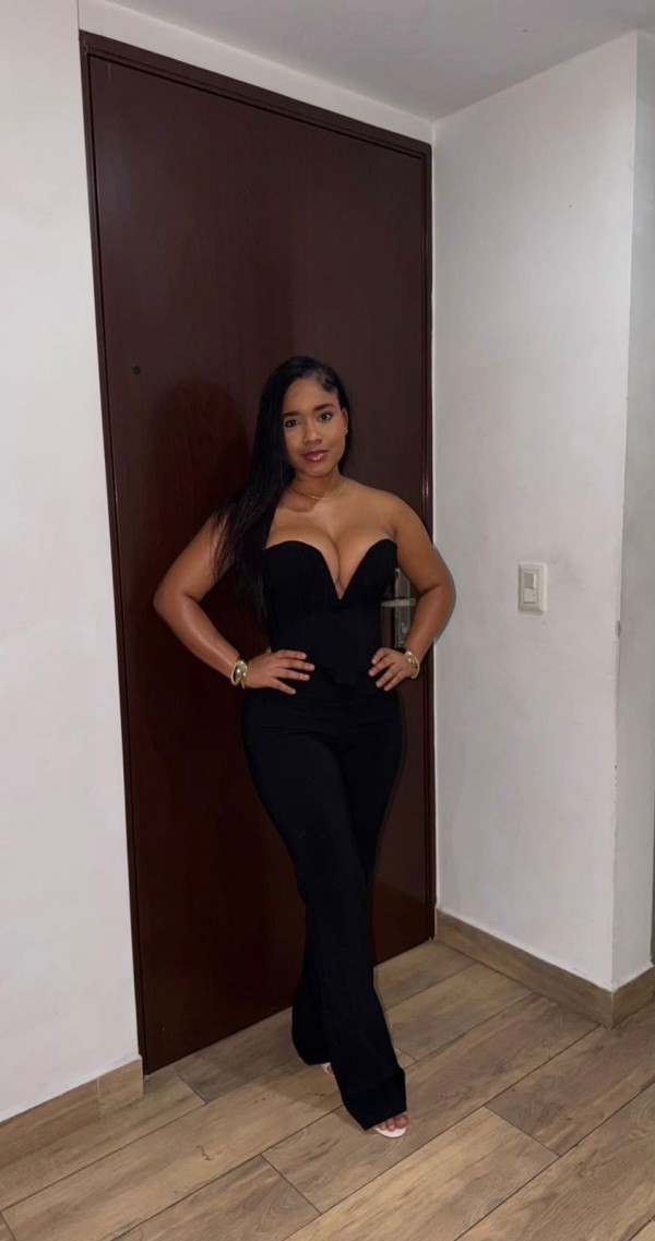 IRINA ELEGANTE Y CACHONDA. ¡SOY PURO VICIO! VEN A CORRERTE RICO CONMIGO