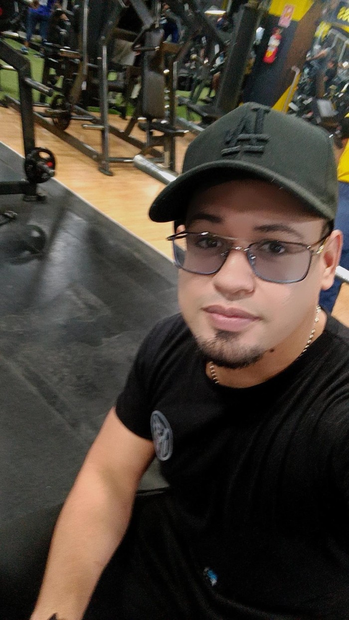 Chico hetero masajista profesional