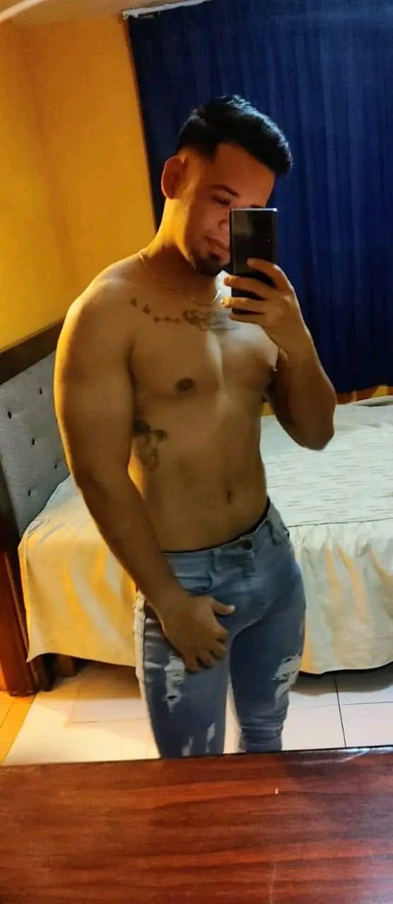 Chico hetero masajista profesional
