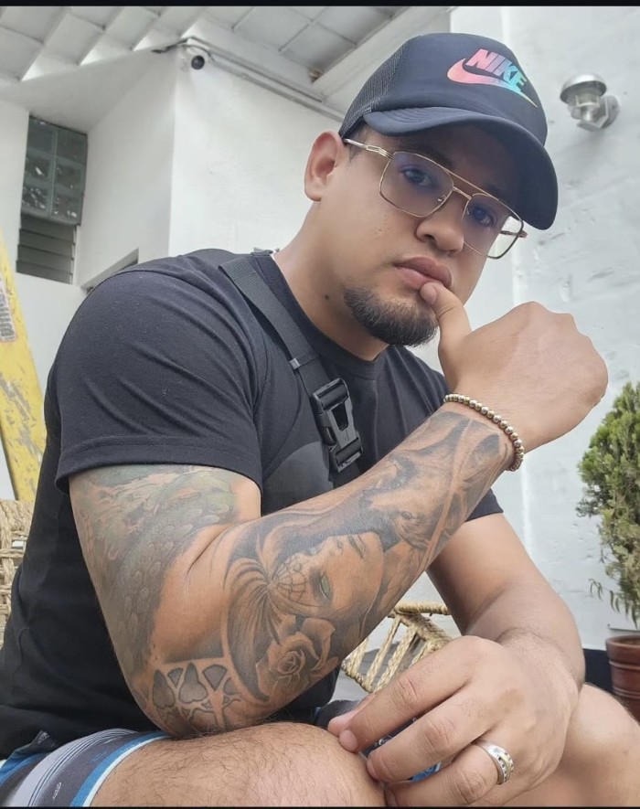 Chico hetero masajista profesional
