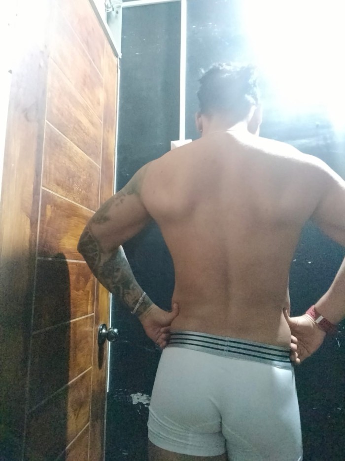 Chico hetero masajista profesional
