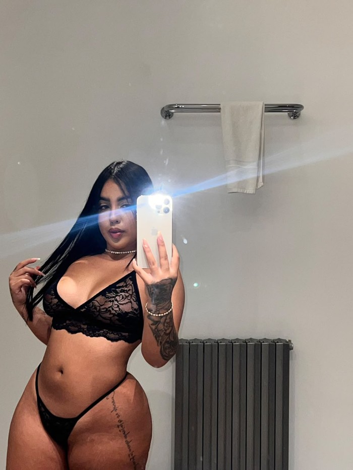 COLOMBIANA ARDIENTE FIESTERA NOVEDAD EN ZARAGOZA