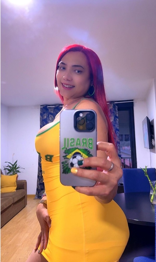 Brasileña Guapa viciosa y culolna completa en patraix