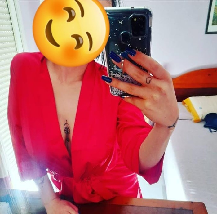 BESOS APASIONADOS Y MUCHO MÁS
