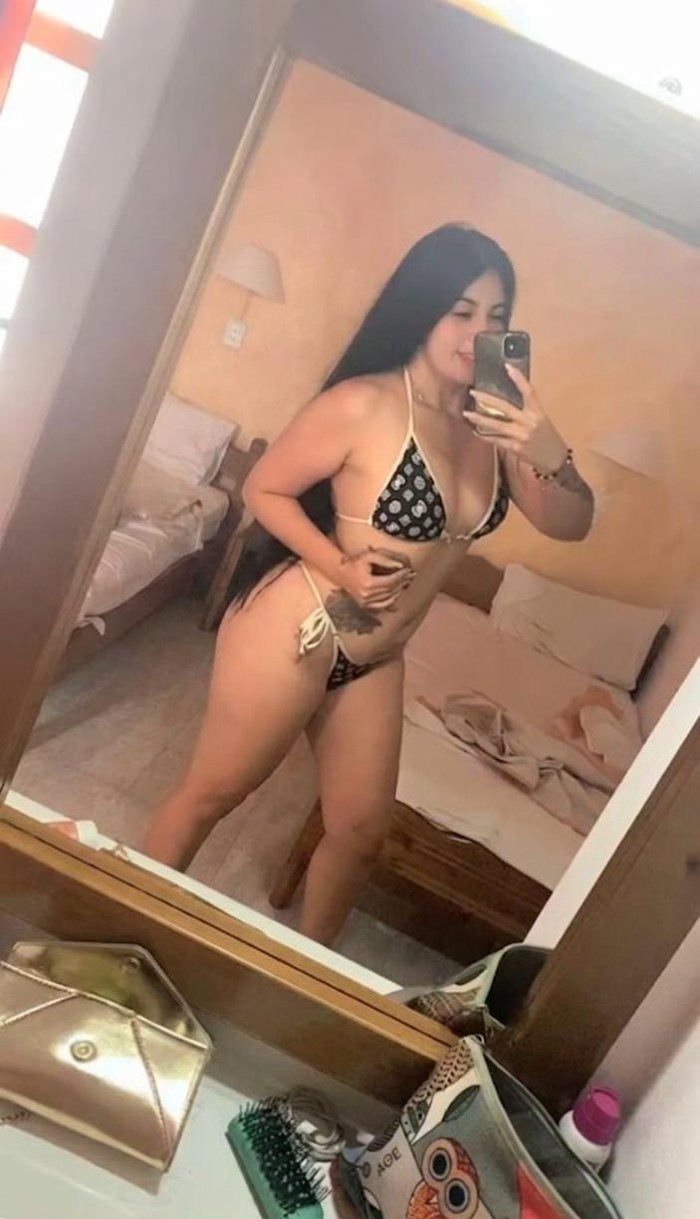 SARA, UNA JOVEN COLOMBIANA GUAPÍSIMA SUPER CACHOND
