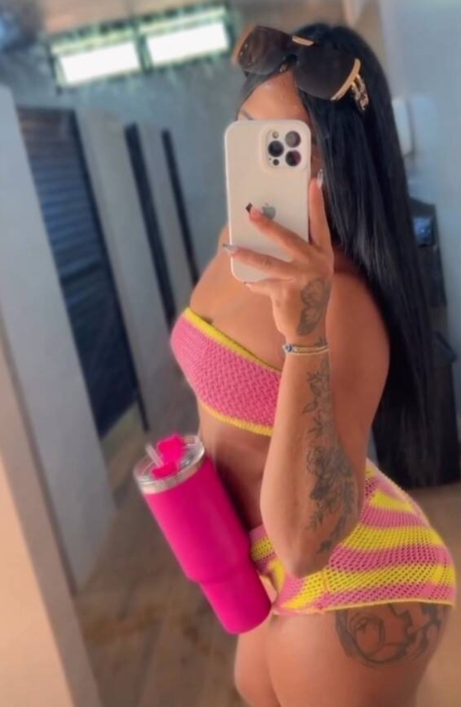 VAGINA HUMEDA Y APRETADITA PARA TU POLLA