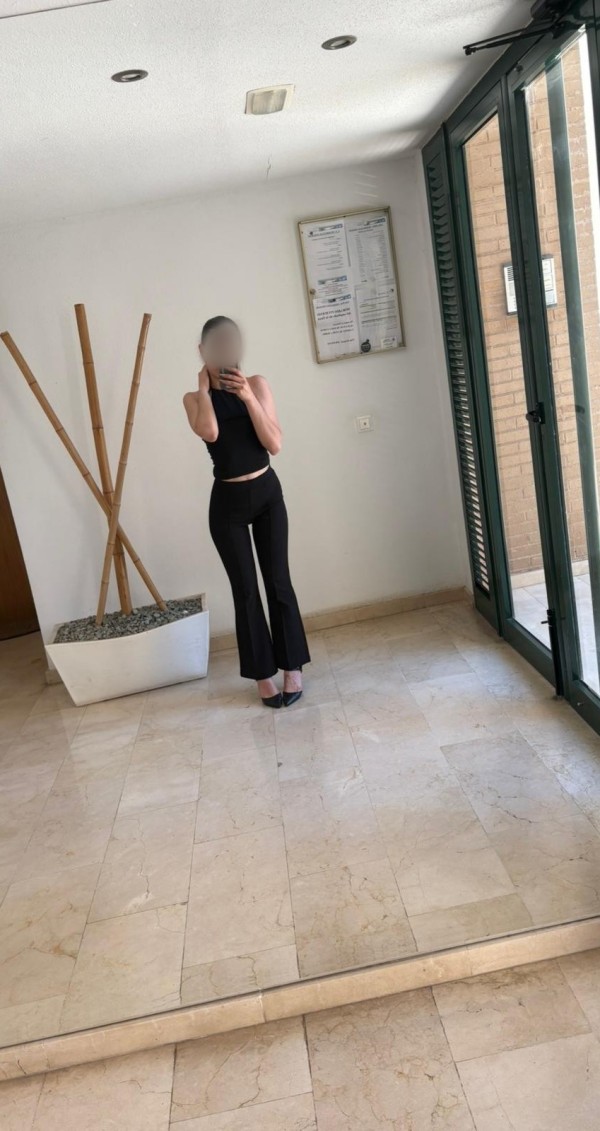 CRISTINA,ESPAÑOLA DELGADITA DE 24 AÑOS INDEPENDIENTE