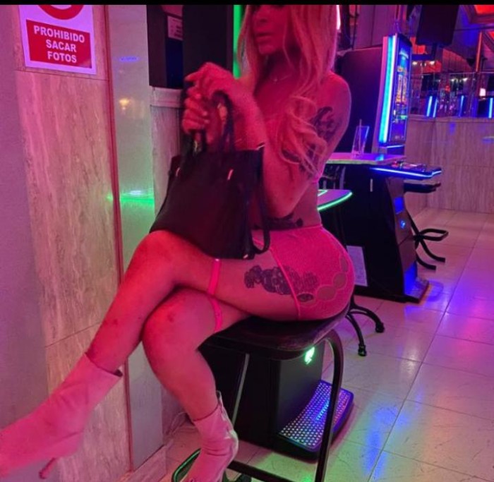 Trans iper femenina completita