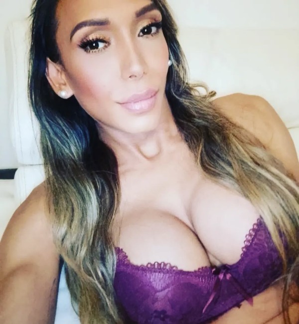 BRASILEÑA DIOSA DEL SEXO CON RICO REGALITO PARA TI