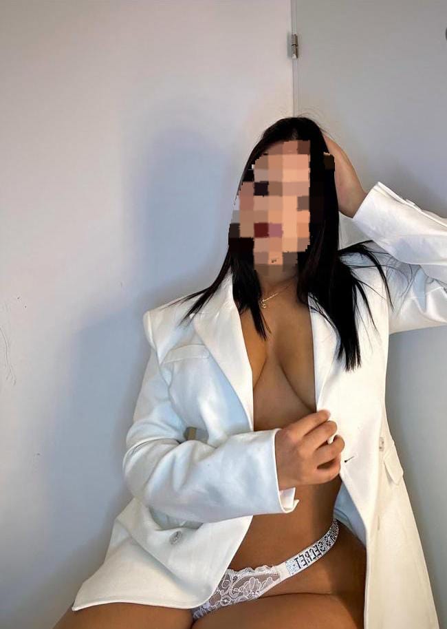 Natalia morbosa me encanta gemir en los oídos