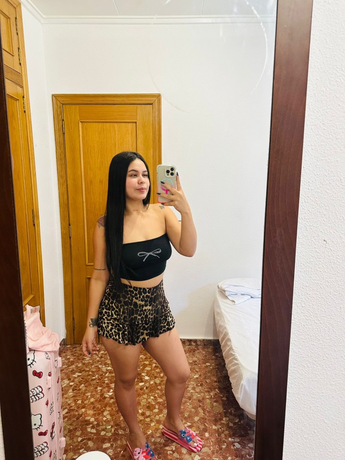 Chica de lujo jovencita colombiana en Alzira