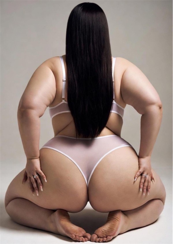 JOVENCITA COLOMBIANA SUPER TETONA!! EN LOS CRISTIANOS. PROMOCION!!