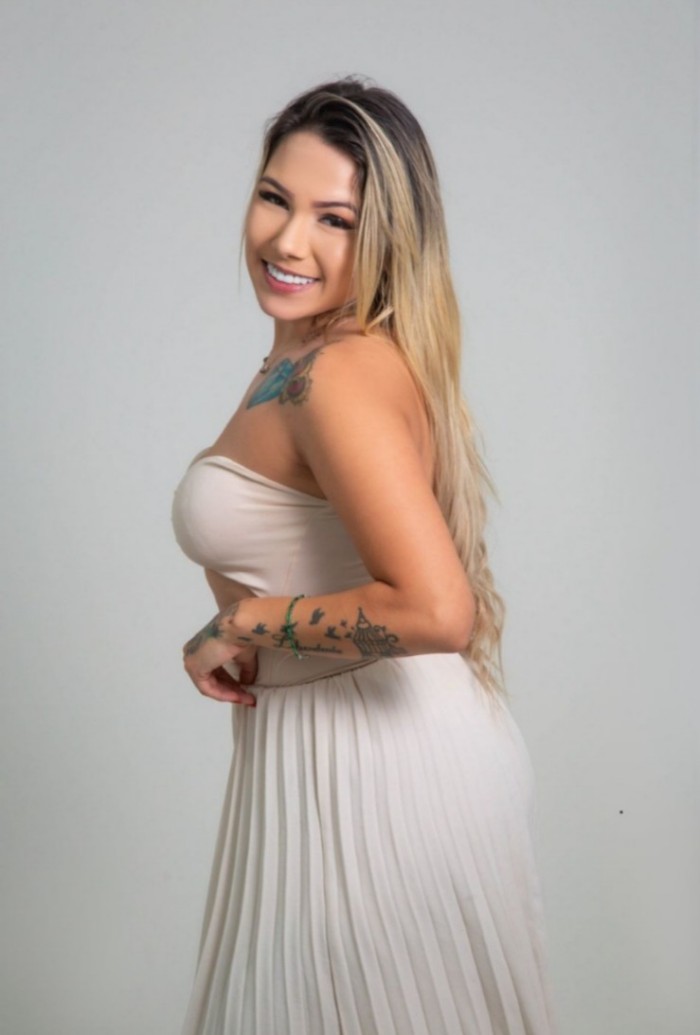HERMOSA SENSUAL ARDIENTE BUENA AMANTE