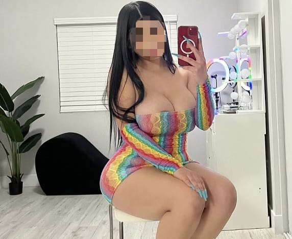 Aurora fiestera a tope! Boquita caliente la mejor chupada